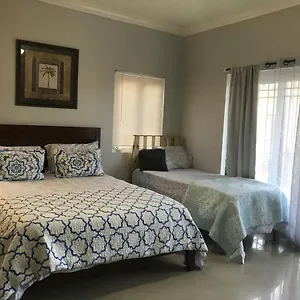 Alexanders Penthouse On The Beach Villa